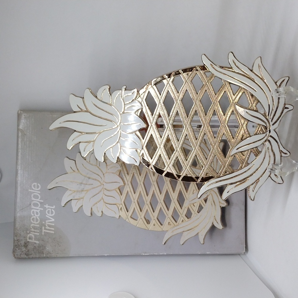 Vintage Wm. A. Rogers Oneida Bronze/Enamel Plate Pineapple Trivet